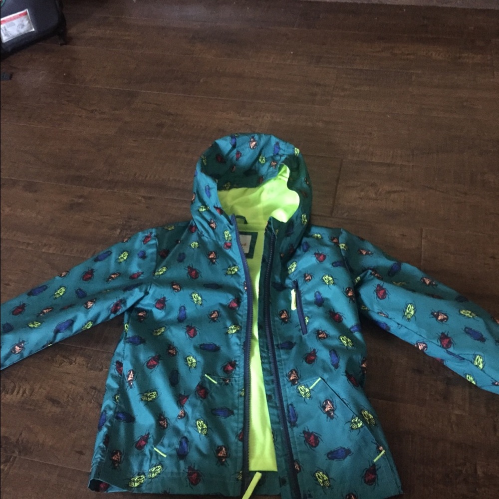 Adorable Cat and Jack raincoat size 4T!